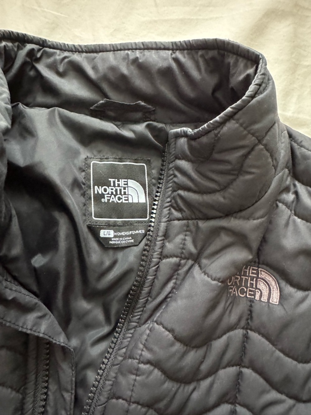 The North Face Women's Black Quilted Insulated Jacket - Picture 2 of 2